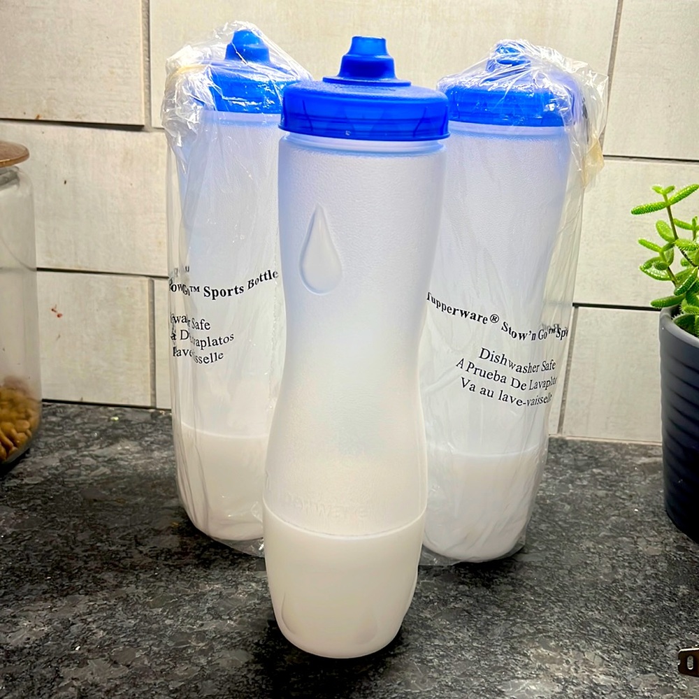 Set of 3 Stow’ n Go Sports bottle Brand new in pkg  perfect lightweight …